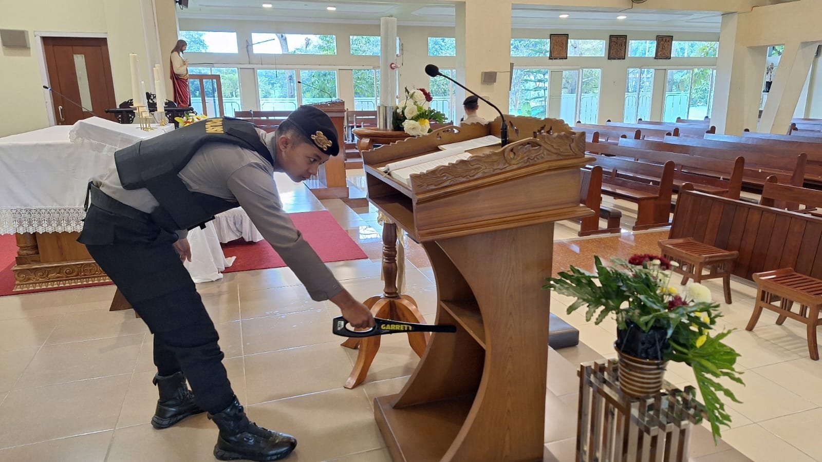 Polisi Lakukan Pengamanan 67 Gereja di Malang Saat Perayaan Kenaikan Isa Almasih