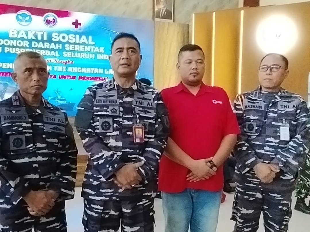 Ketua PJS DPD Jatim dan Kadispen Puspenerbal kontribusi Donor Darah bersama 1.069 Prajurit