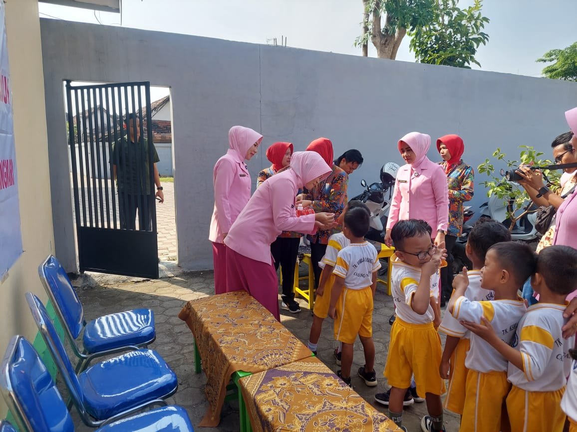 Yayasan Kemala Bhayangkari Cabang Nganjuk Gelar Pemberian Vitamin A Dan Obat Cacing untuk Siswa TK Kemala Bhayangkari 50