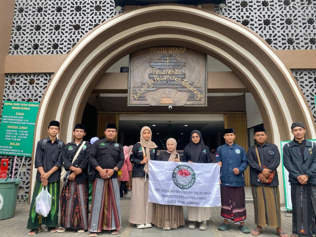 UKM Pagar Nusa UNIPDU Jombang Sambut Harlah Pagar Nusa ke-40 dengan Napak Tilas NU