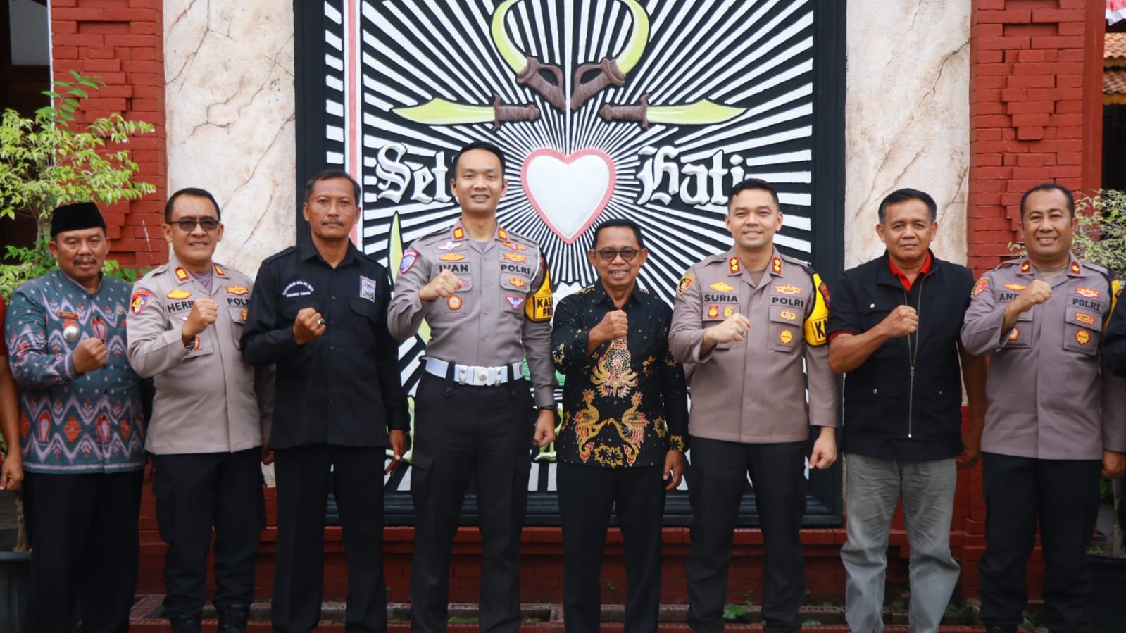 Silaturahmi Kapolres ke Ketua PSHT Cabang Nganjuk Pusat Madiun, Bahas Strategi Pengamanan Parluh 2026