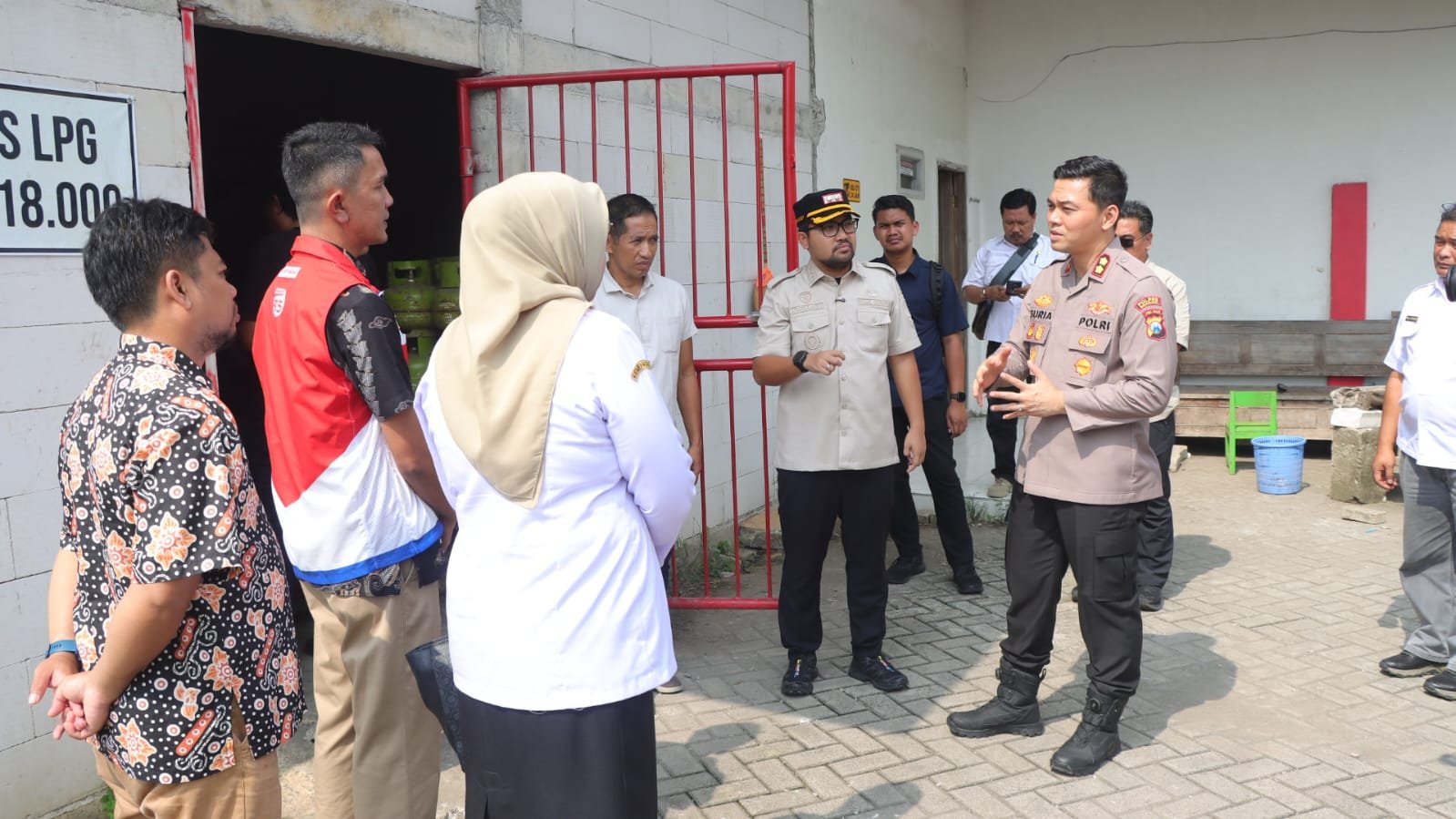 Viral Antrean LPG di Wilangan, Kapolres Nganjuk dan Wakil Bupati Turun Sidak Pastikan Pasokan Aman