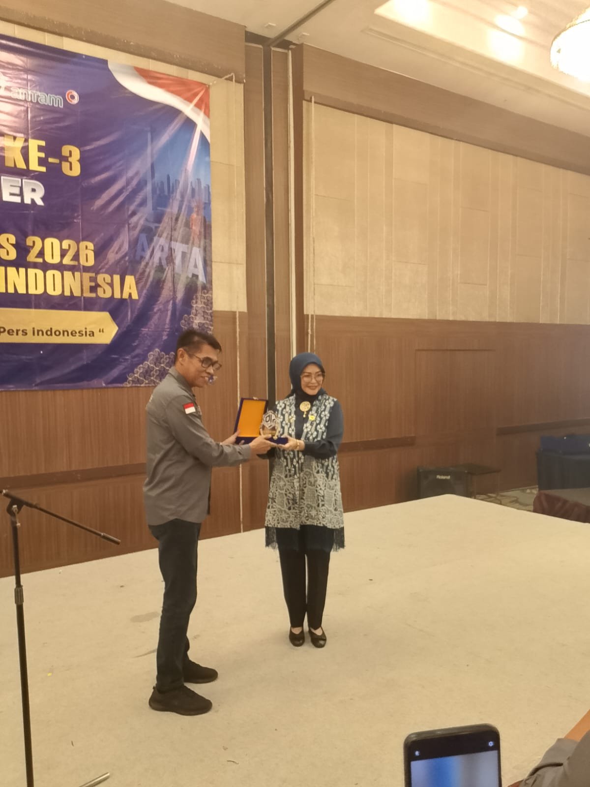 Beri Award untuk Mitra Pers, PJS Kukuhkan Pengurus Daerah di Malam Anugerah Munas III